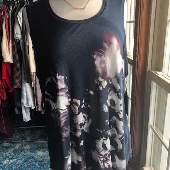 Vera Wang Soft Watercolor Tank! - Picture 1 of 8